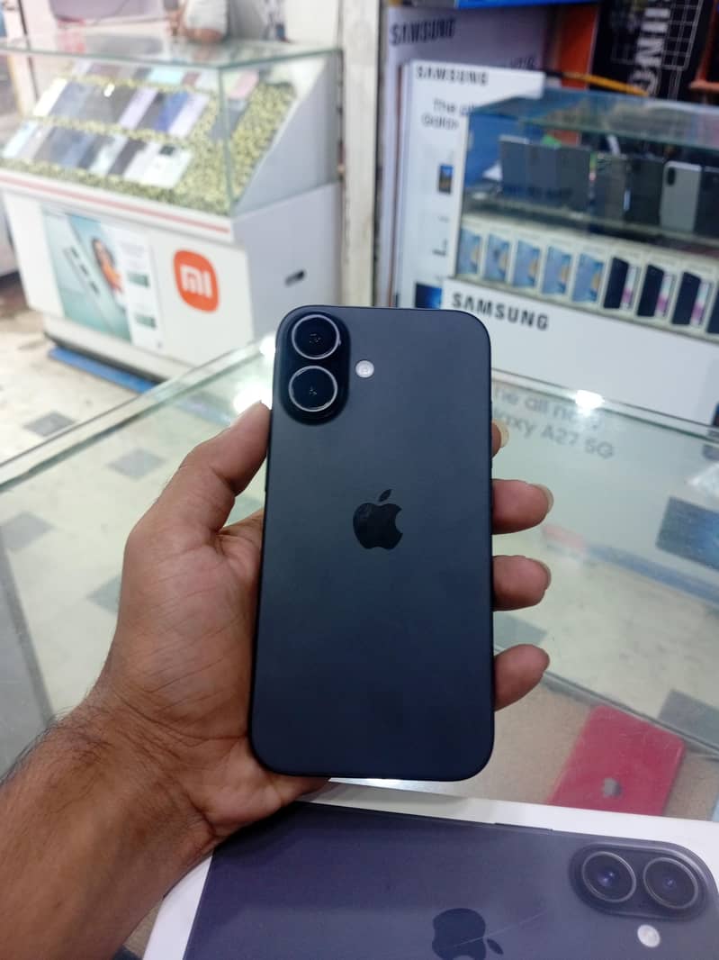Apple iPhone 16 1