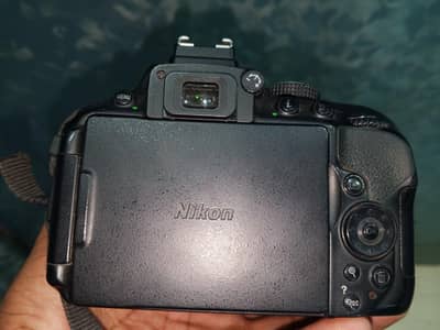 Nikon D5300 DSLR Camera for Sale – Excellent Condition with box