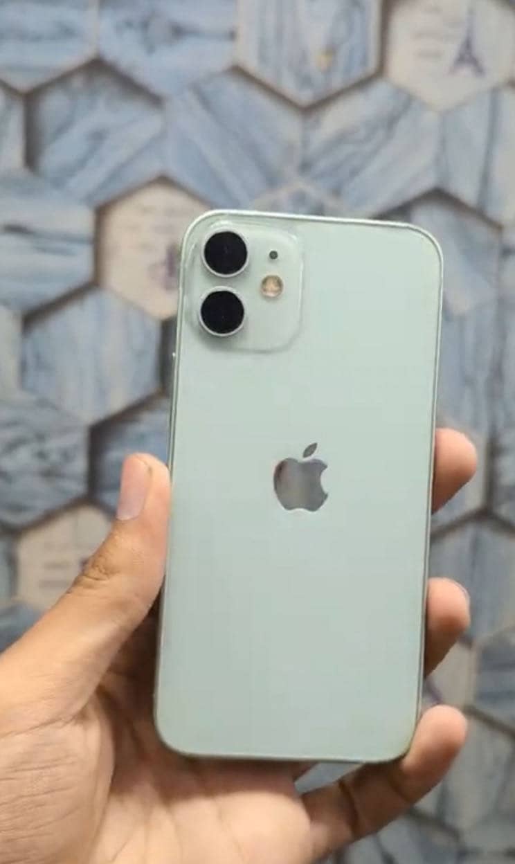 Apple iPhone 12 3