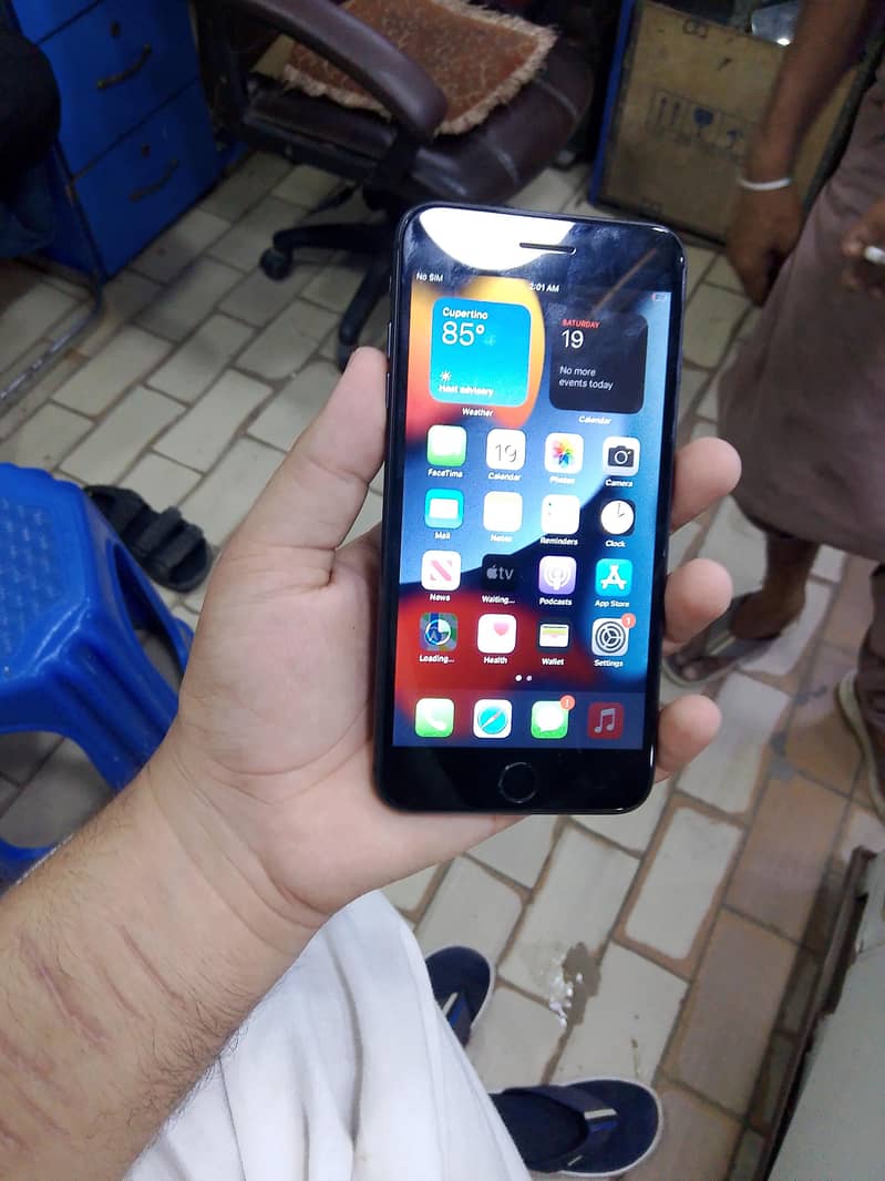 Apple iPhone 7 Plus 1