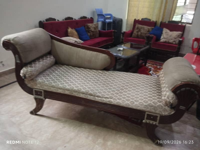 Dewan Sofa 0