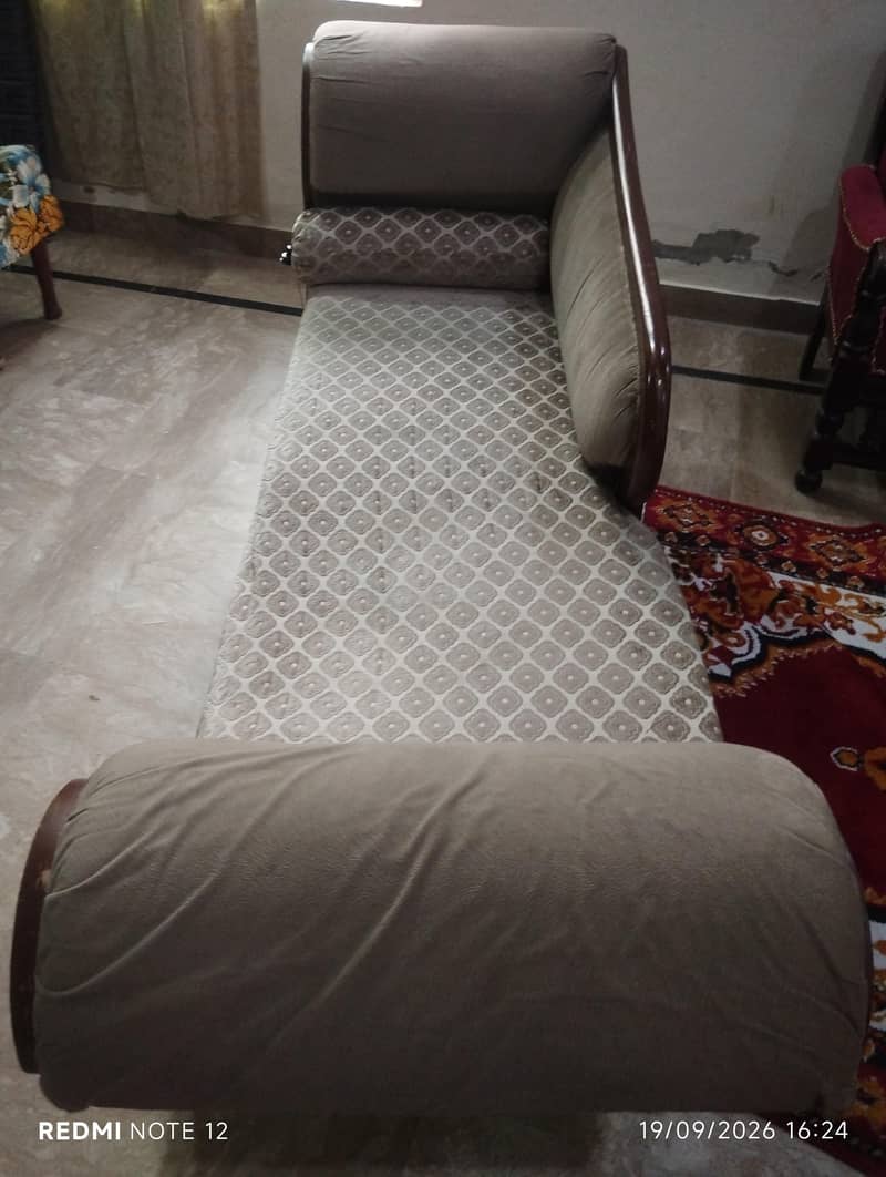 Dewan Sofa 1