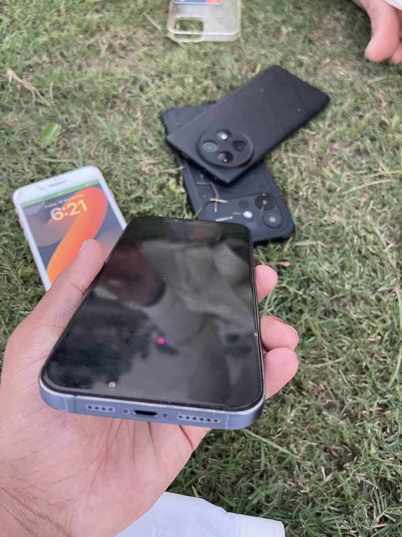 Apple iPhone 13 Pro Max 0