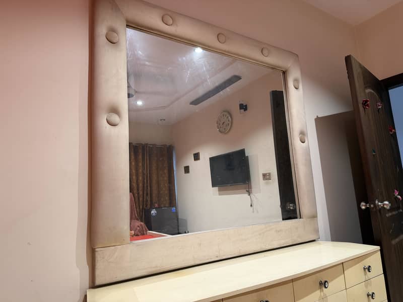 Vanity table 1