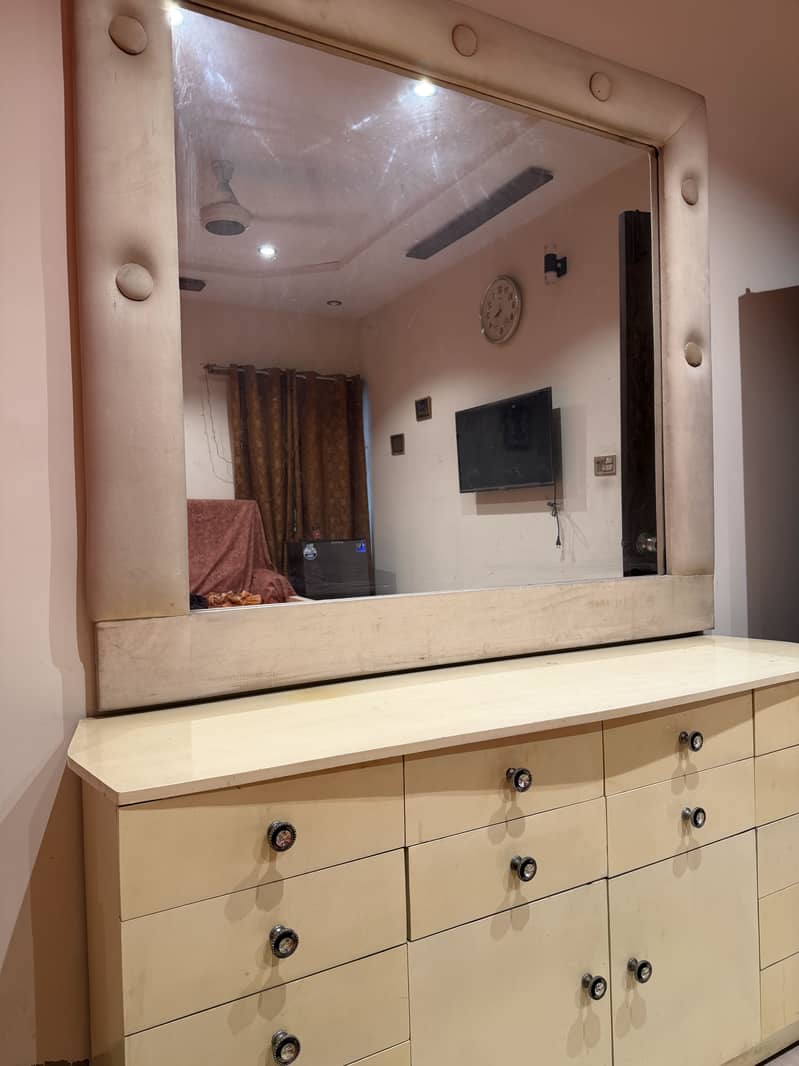 Vanity table 2