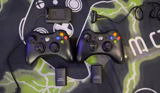 2 Xbox 360 wireless controller with rechargable battery pack