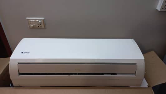 Gree split 1 ton AC