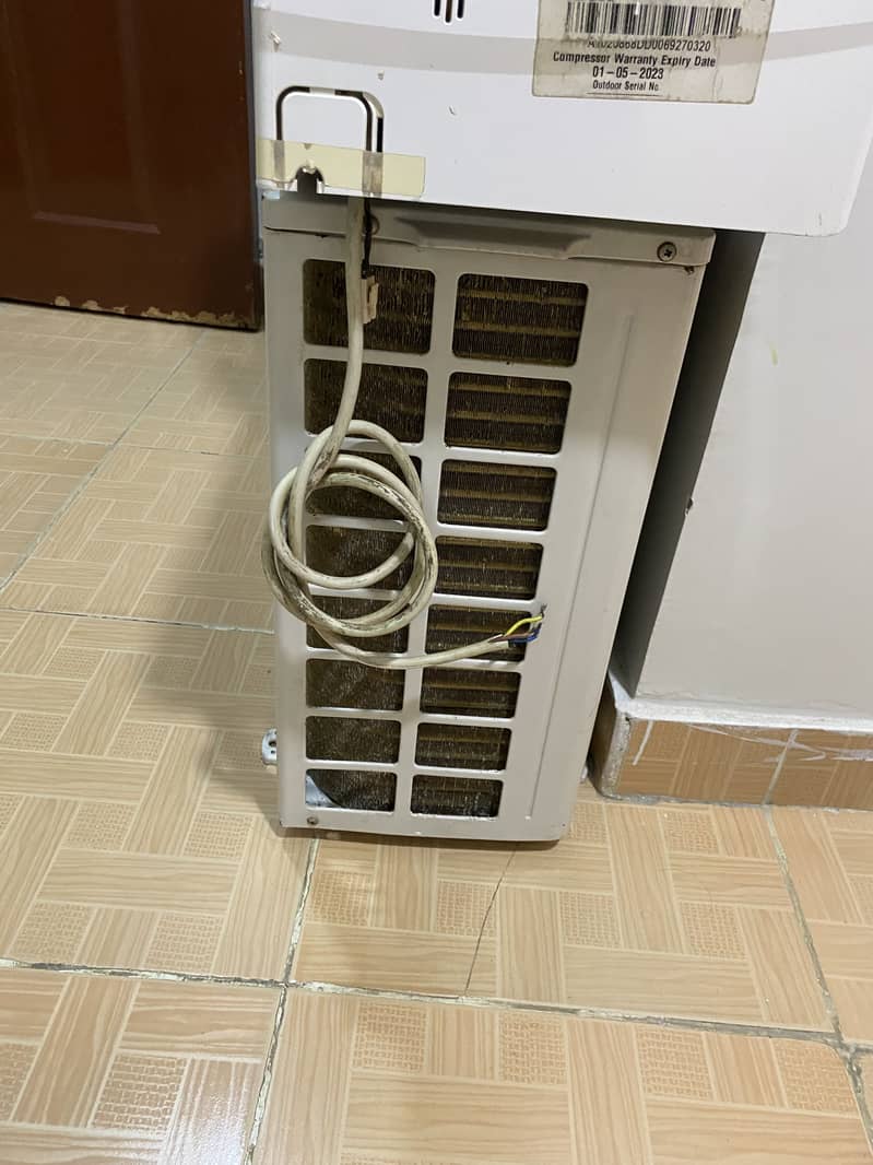 Gree split 1 ton AC 1