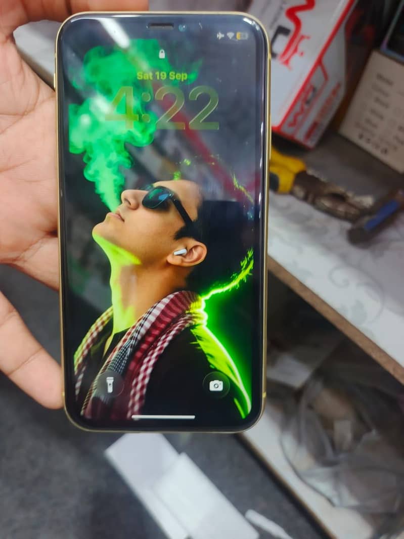 Apple iPhone 11 0