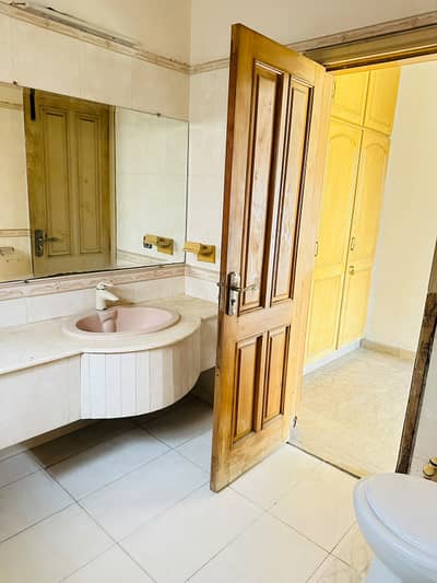 3 BED BEAUTIFUL UPPER PORTION FOR RENT IN REVENUE SOCIETY