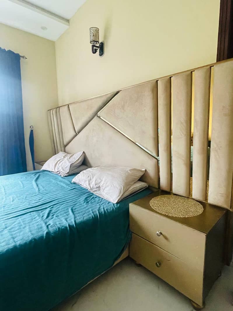 Bed with side tables 1