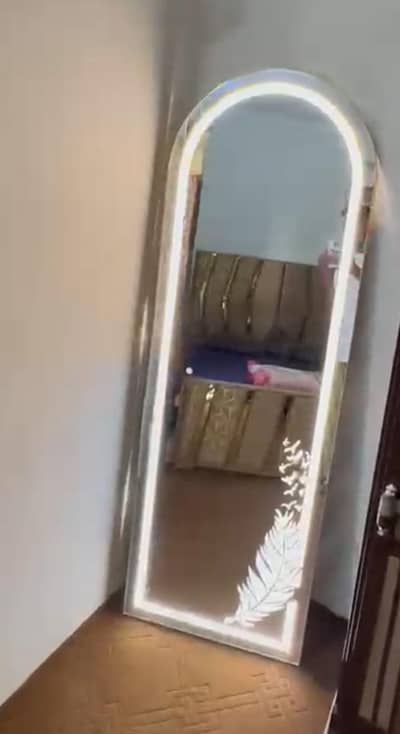 Full Size designing mirror New Three light input