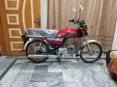 United 70 new condition total 4000 chali h