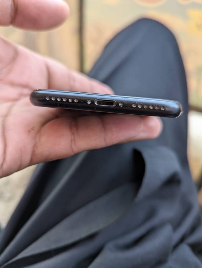 Apple iPhone SE 13