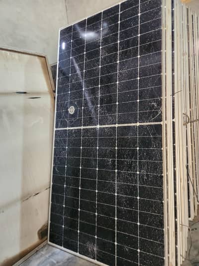 Damaged solar panels in quantity 585 and 575 watt Longi , Jinko mixed