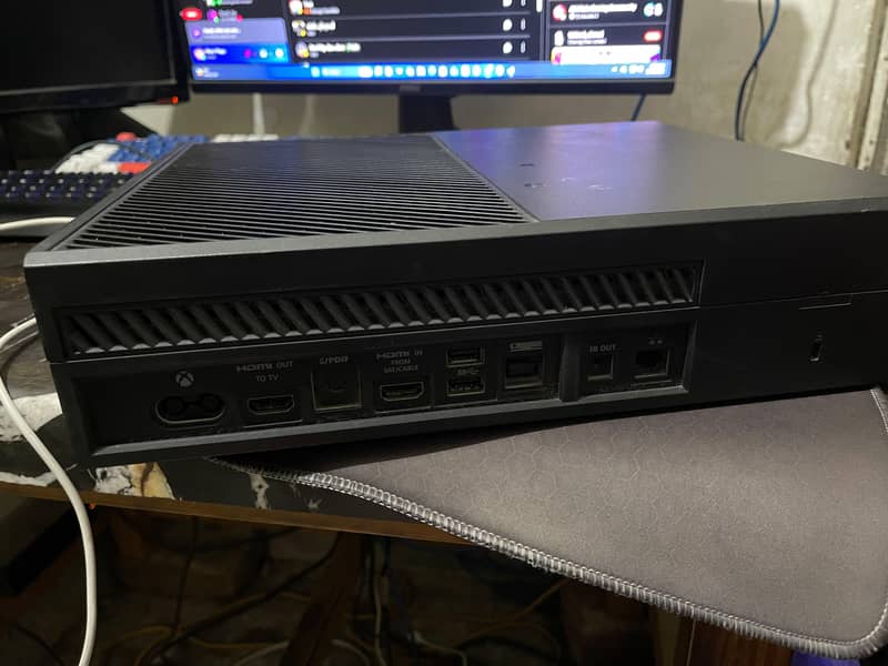 Xbox One 500GB – Original Console | Excellent Condition 1