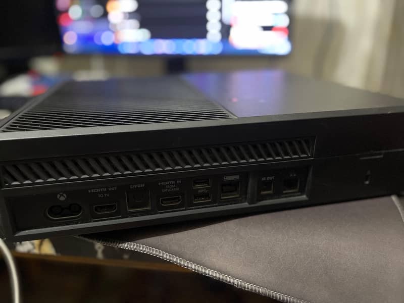 Xbox One 500GB – Original Console | Excellent Condition 2