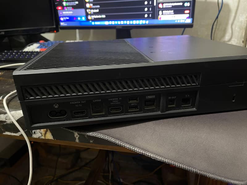 Xbox One 500GB – Original Console | Excellent Condition 3