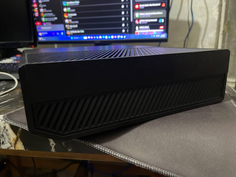 Xbox One 500GB – Original Console | Excellent Condition 7
