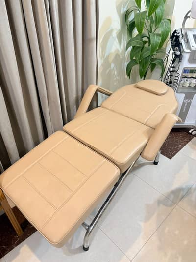 Aesthetic Clinic Bed | Facial & HydraFacial Bed | Beauty Salon Bed