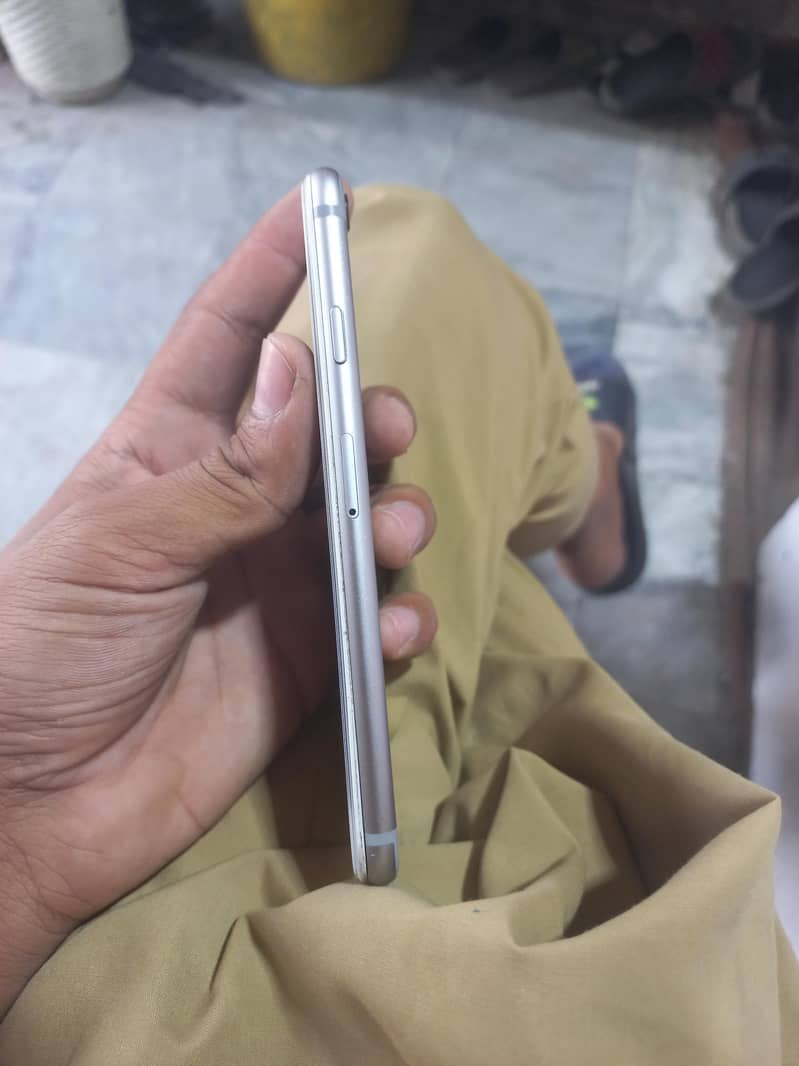 Apple iPhone 6 2