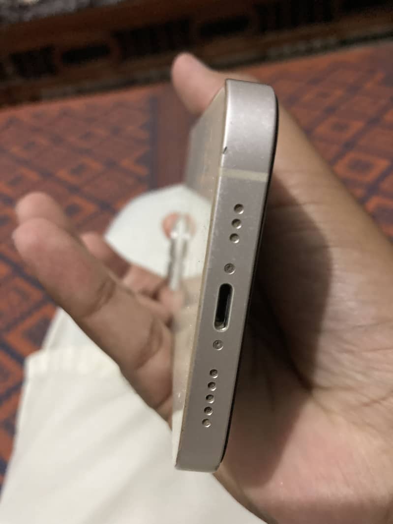 Apple iPhone 14 4