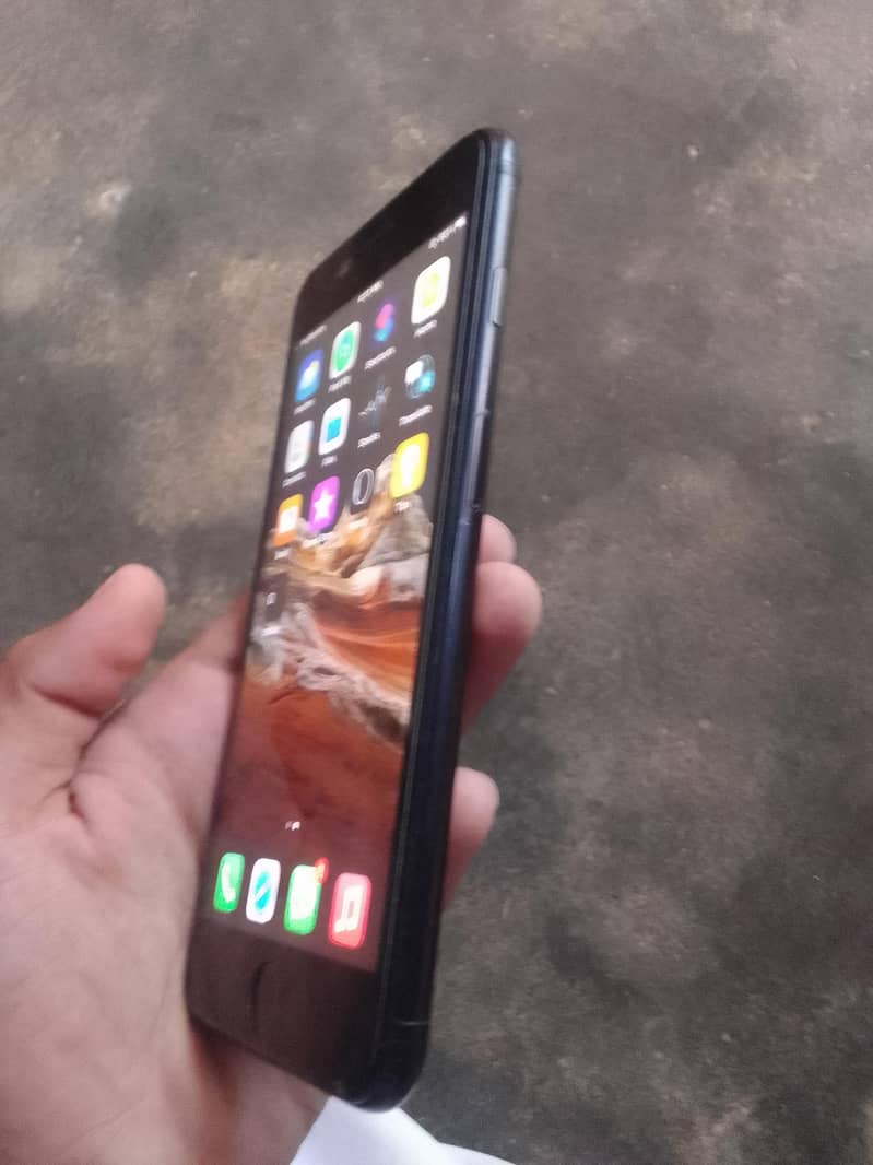 Apple iPhone 7 Plus 7