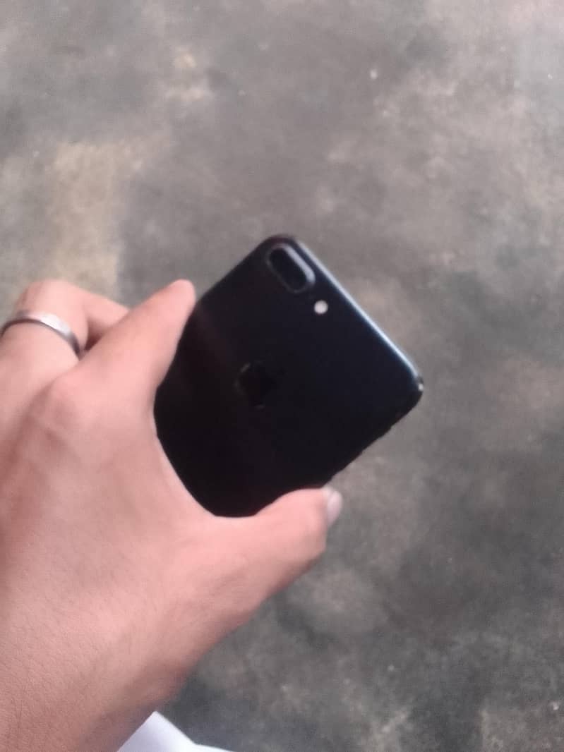 Apple iPhone 7 Plus 9