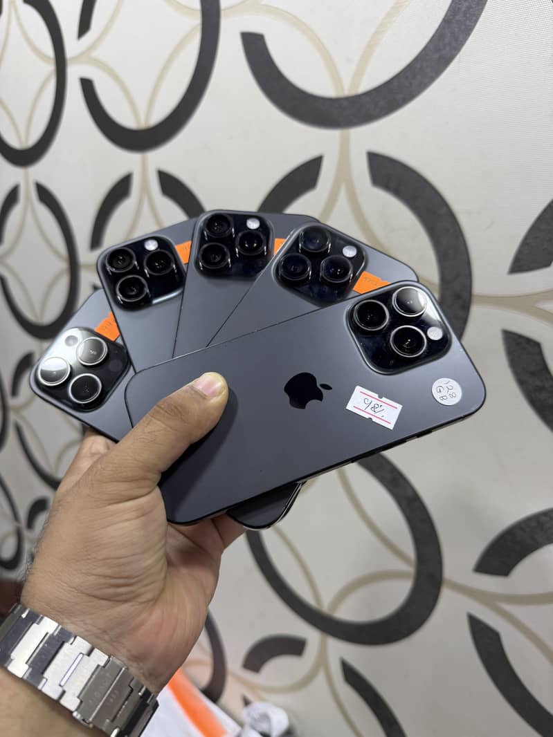 Apple iPhone 16 Pro 0
