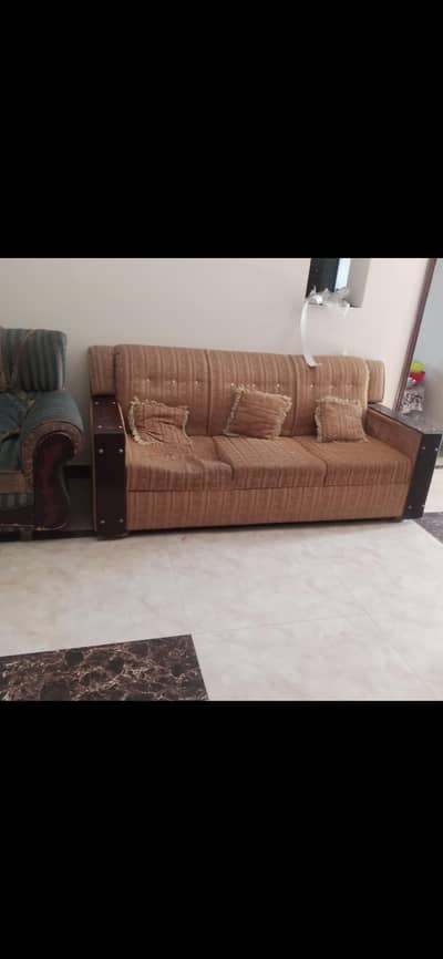 6 seater sofa set available