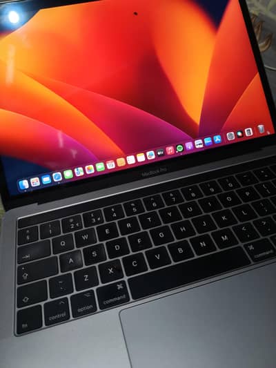 Macbook pro 2017    8/512Gb