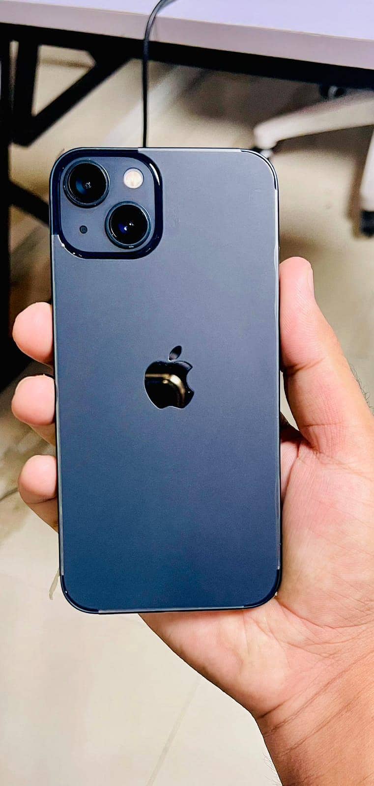 Apple iPhone 13 0