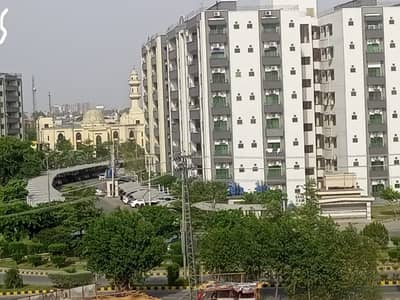10 MARLA 3 BEDROOMS APARTMENT AVAILABLE FOR RENT