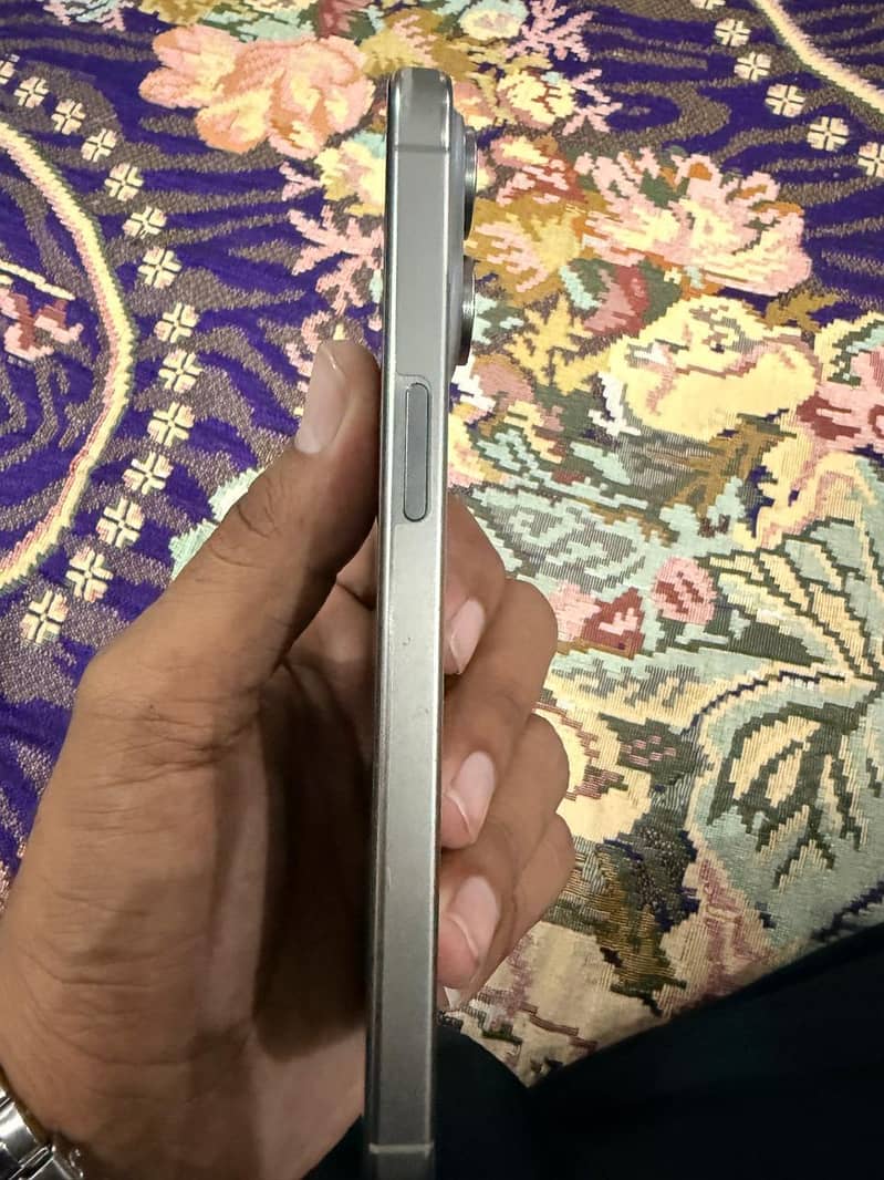 Apple iPhone 15 Pro Max 7