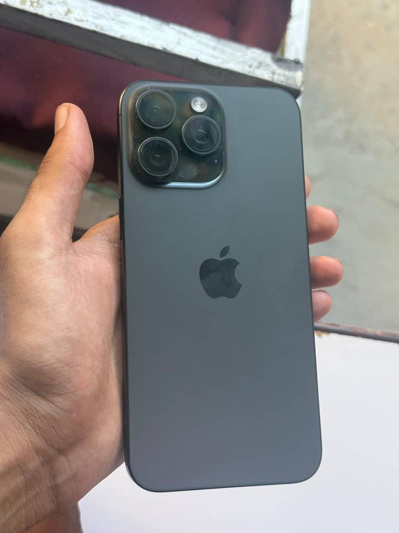 Apple iPhone 15 Pro Max 0