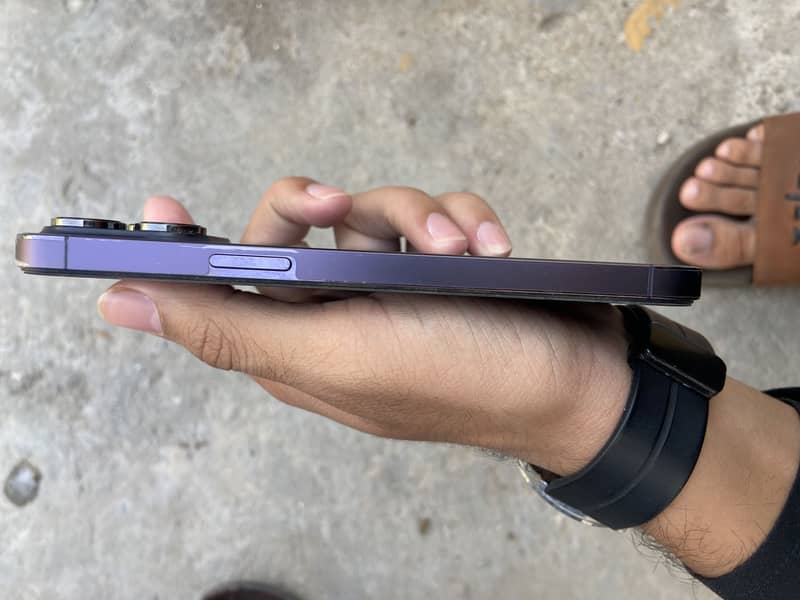 Apple iPhone 14 Pro Max 2