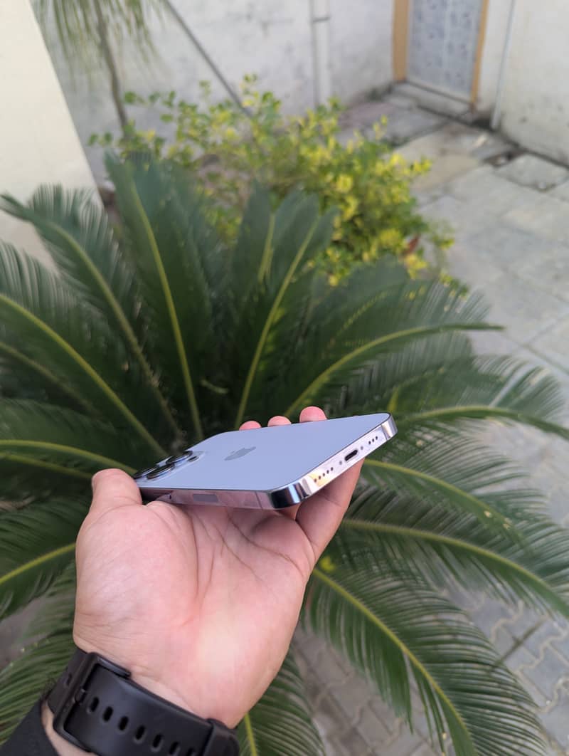 Apple iPhone 13 Pro 3