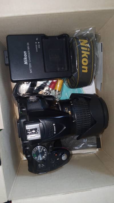 Nikon D5300 DSLR Camera for Sale – Excellent Condition with box