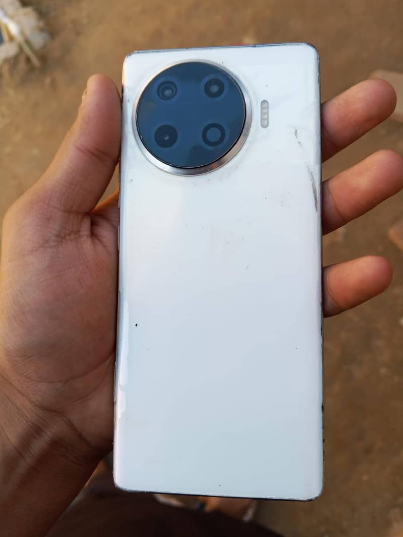 Tecno Spark 20 Pro Plus 0