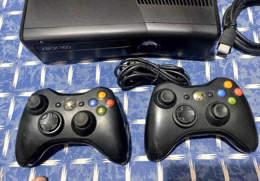 Xbox 360 Slim 1