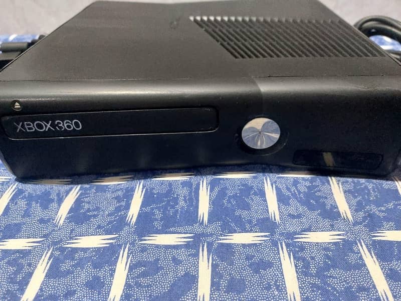 Xbox 360 Slim 2