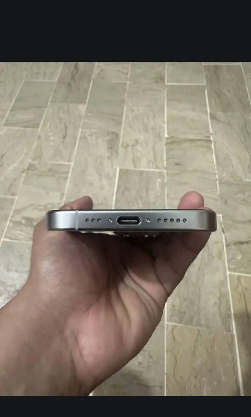 Apple iPhone 15 Pro 0