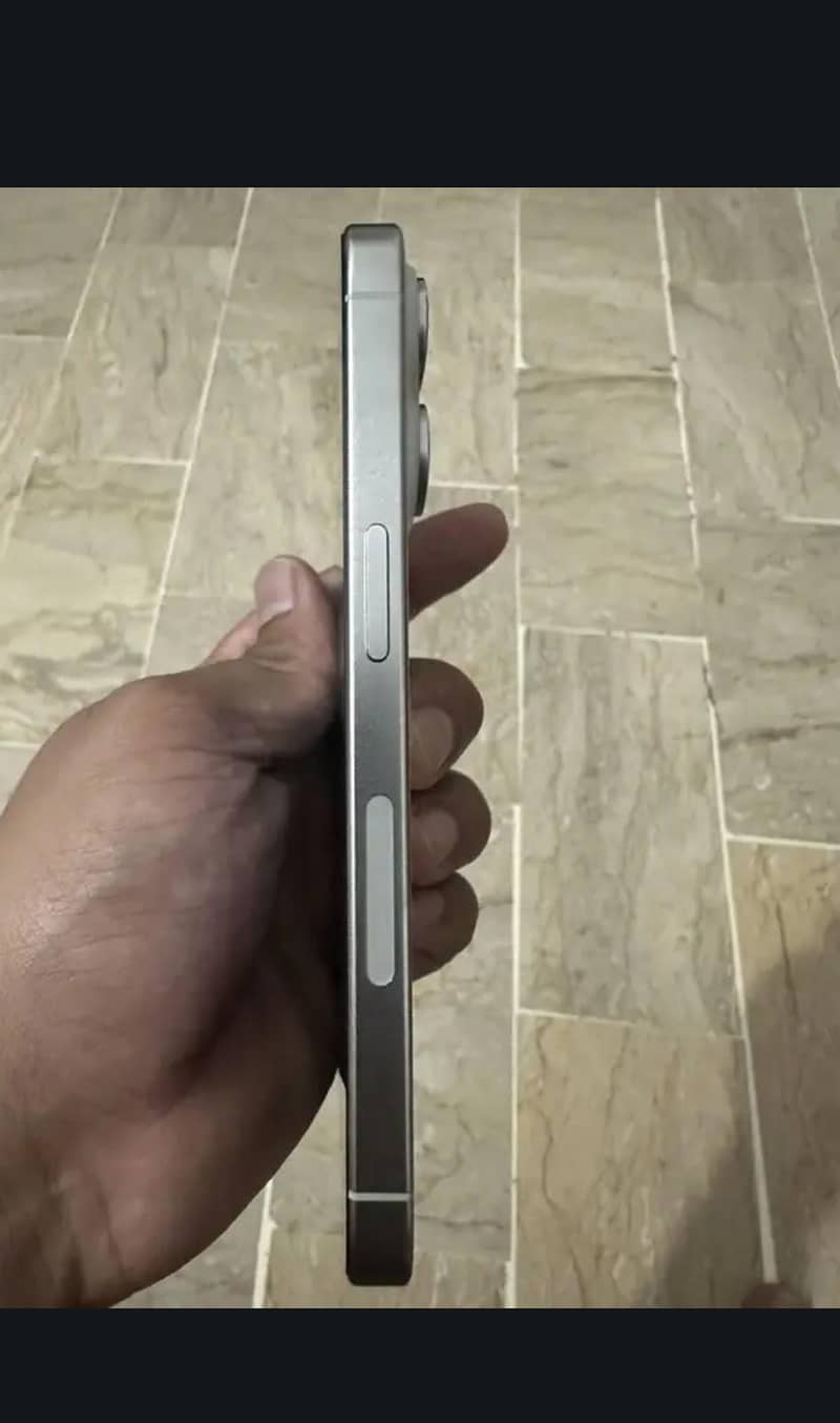 Apple iPhone 15 Pro 3
