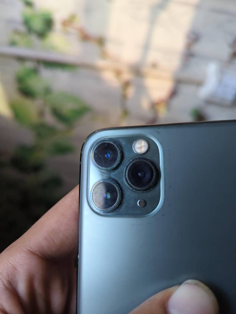 Apple iPhone 11 Pro Max 2