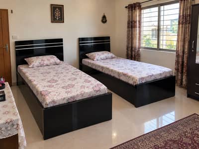 Pairs of single bed 2 single bed