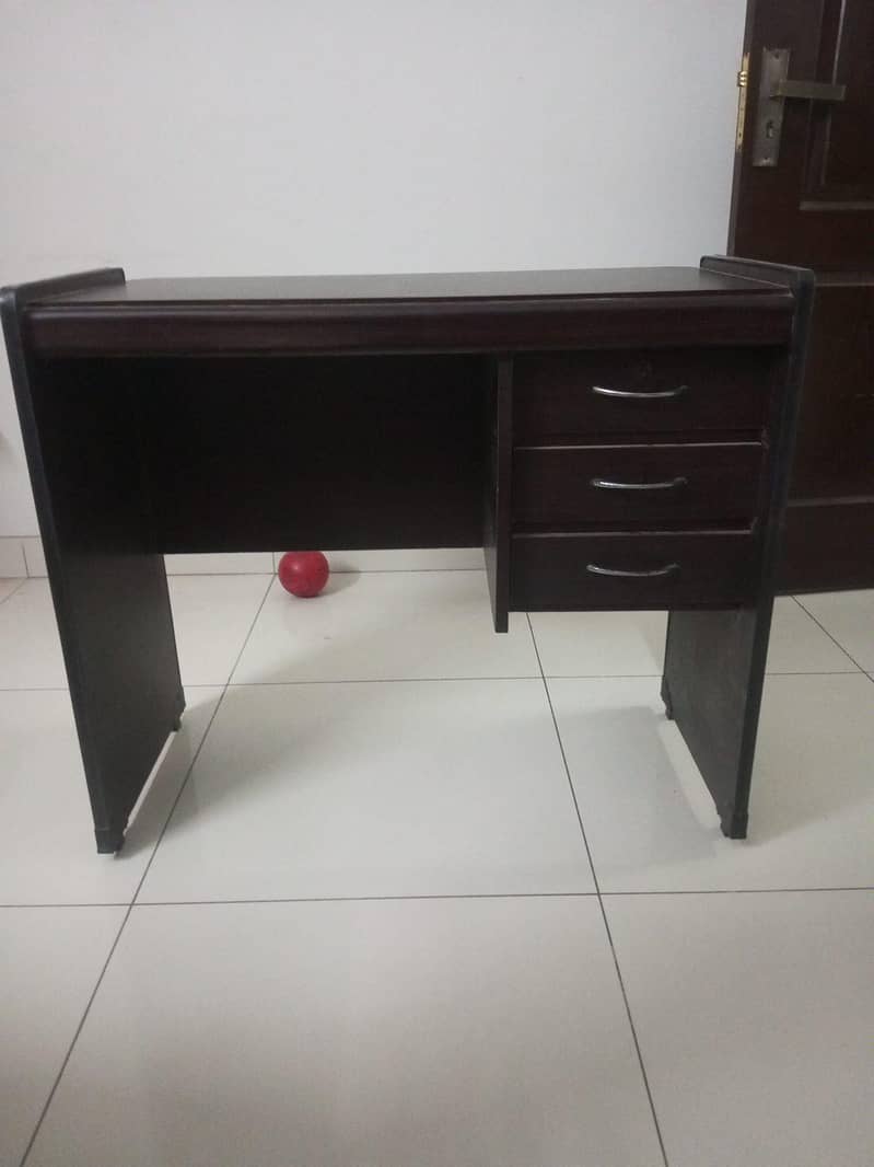 Computer / Study Table with 3 Drawers – Good Condition 0
