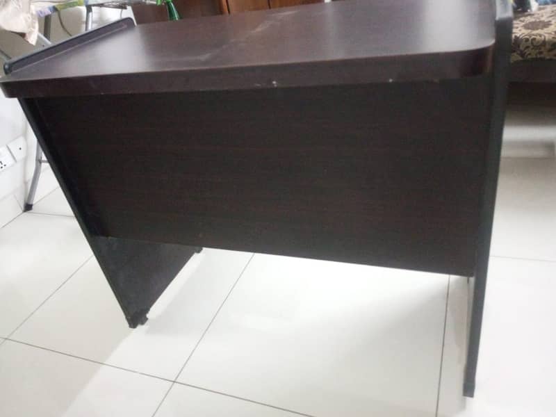 Computer / Study Table with 3 Drawers – Good Condition 3