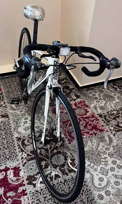 Giant Defy 3 Road Bike – 24-Speed Shimano – 700C Alloy