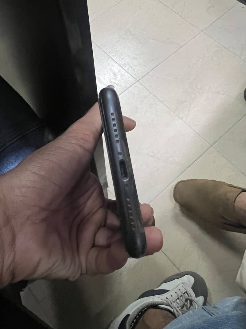 Apple iPhone 11 5