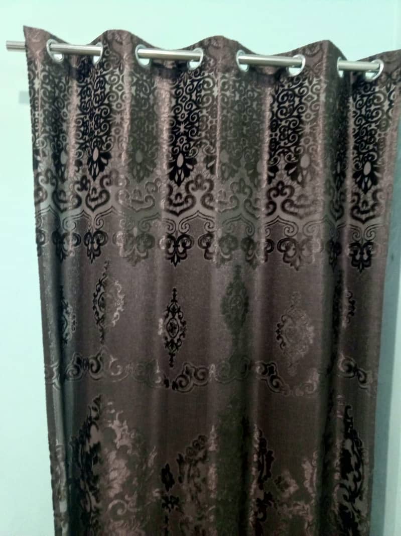 4 curtains 0